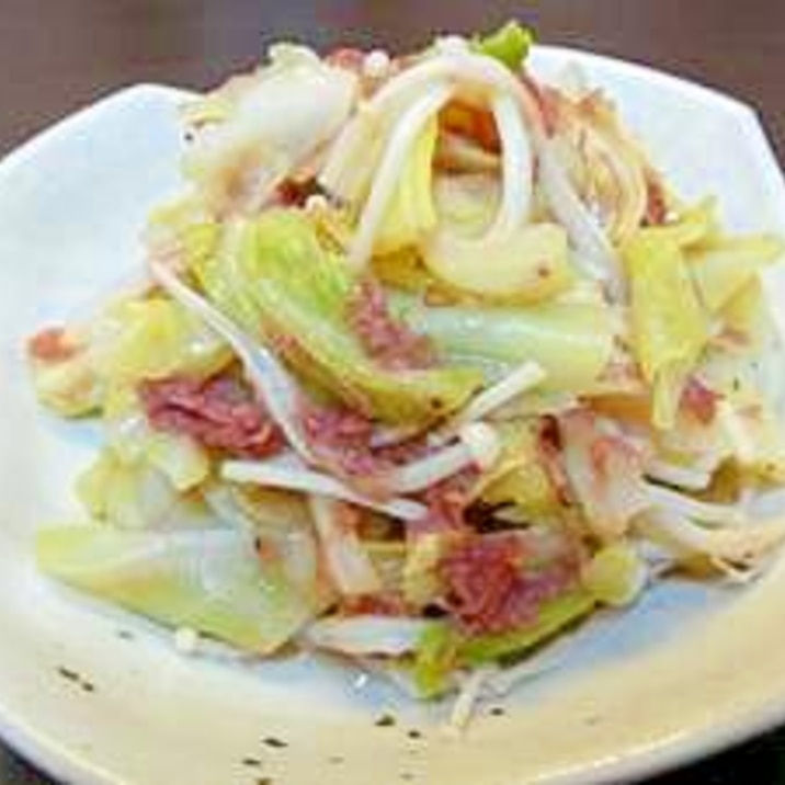 コンビーフで!やわらかキャベツ蒸し